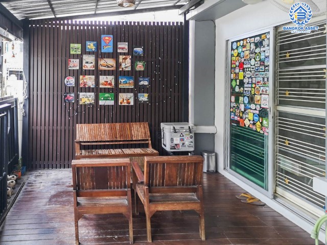 ทาวน์เฮ้าส์มือสองย่านนนทบุรี ม.พฤกษาวิลล์22 พระราม5-2 เนื้อที่มากถึง 19.5 ตร.ว. ฟังก์ชัน 3 ห้องนอน 2 ห้องน้ำ 1 ที่จอดรถ ร่มรื่น เงียบสงบ เพื่อนบ้านเป็นมิตร บนทำเลเดินทางสะดวก เชื่อมต่อหลายเส้นทาง ใกล้รถไฟฟ้าสายสีม่วง "สถานีแยกติวานนท์", สะพานพระราม 5 และทางด่วน "ศรีรัช"...